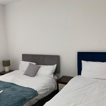 Beautiful All Room En-Suite 4 Bedrooms House , Free Parking, Wifi, Corporate, Contractors, Family Relocation, Contact Us For Long Term Rate Ilford Exterior foto